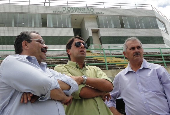 Mauro Carmelio visita Estadio Domingao