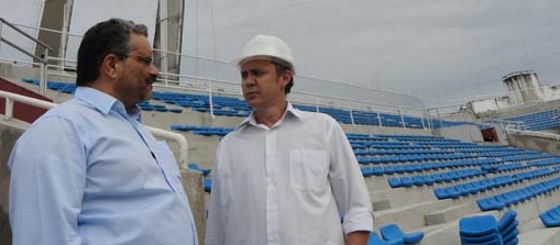 Presidente Mauro Carmelio ao lado do secretario de esportes e lazer da prefeitura, Evaldo Lima