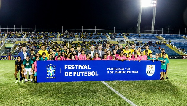 Selecoes de lendas - festival de futebol