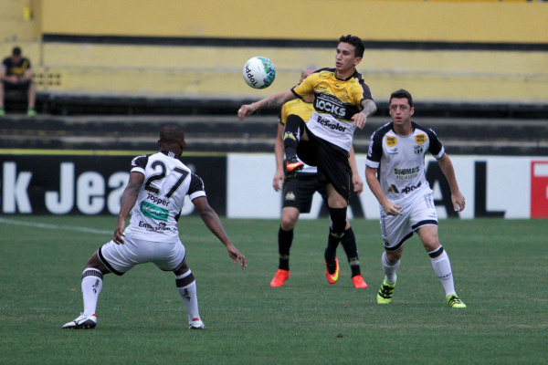 Felipe Menezes Criciuma 2 x 3 Ceara Serie B