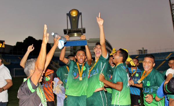 Floresta campeao Sub-20 2016
